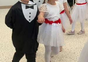 „Wzruszające Spotkanie Pokoleń: Dzień Babci i Dziadka w Grupie IV”