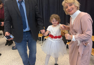 „Wzruszające Spotkanie Pokoleń: Dzień Babci i Dziadka w Grupie IV”