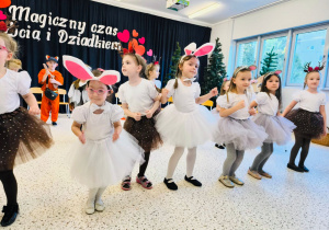 "Bo najlepszych dziadków mamy my...!!!" Dzień Babci i Dziadka w gr. XI