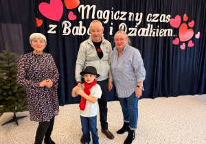 „Magiczny czas z Babcią i Dziadkiem” w grupie XII