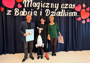 „Magiczny czas z Babcią i Dziadkiem” w grupie XII