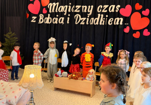 „Magiczny czas z Babcią i Dziadkiem” w grupie XII