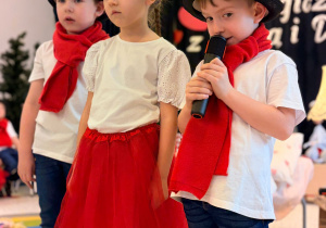 „Magiczny czas z Babcią i Dziadkiem” w grupie XII