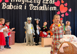 „Magiczny czas z Babcią i Dziadkiem” w grupie XII