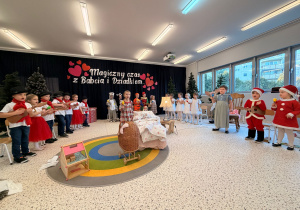 „Magiczny czas z Babcią i Dziadkiem” w grupie XII