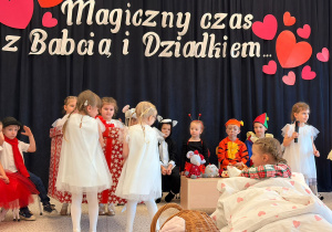 „Magiczny czas z Babcią i Dziadkiem” w grupie XII