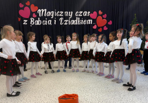 „Kochamy Was…”- Dzień Babci i Dziadka w grupie V