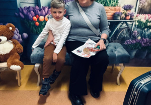 „Wspomnienia, które łączą pokolenia...”- Dzień Babci i Dziadka w grupie VI