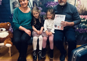 „Wspomnienia, które łączą pokolenia...”- Dzień Babci i Dziadka w grupie VI