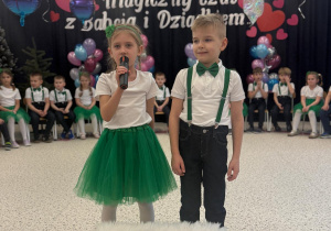 „Wspomnienia, które łączą pokolenia...”- Dzień Babci i Dziadka w grupie VI