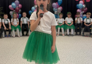 „Wspomnienia, które łączą pokolenia...”- Dzień Babci i Dziadka w grupie VI