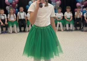 „Wspomnienia, które łączą pokolenia...”- Dzień Babci i Dziadka w grupie VI