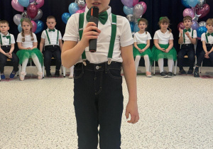 „Wspomnienia, które łączą pokolenia...”- Dzień Babci i Dziadka w grupie VI