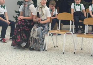 „Wspomnienia, które łączą pokolenia...”- Dzień Babci i Dziadka w grupie VI