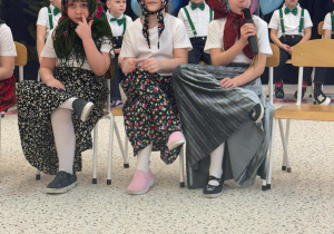 „Wspomnienia, które łączą pokolenia...”- Dzień Babci i Dziadka w grupie VI