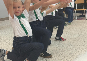 „Wspomnienia, które łączą pokolenia...”- Dzień Babci i Dziadka w grupie VI