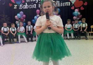 „Wspomnienia, które łączą pokolenia...”- Dzień Babci i Dziadka w grupie VI