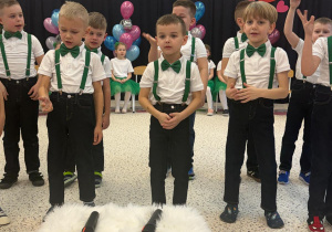 „Wspomnienia, które łączą pokolenia...”- Dzień Babci i Dziadka w grupie VI