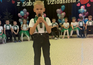 „Wspomnienia, które łączą pokolenia...”- Dzień Babci i Dziadka w grupie VI