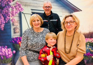 "Karnawał z Babcią i Dziadkiem" w grupie IX