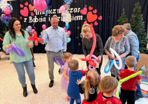 "Karnawał z Babcią i Dziadkiem" w grupie IX