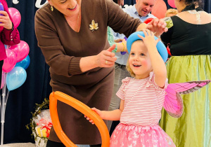 "Karnawał z Babcią i Dziadkiem" w grupie IX