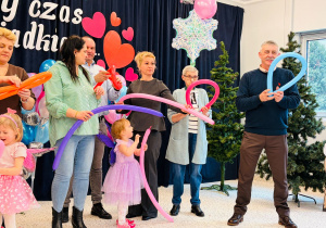 "Karnawał z Babcią i Dziadkiem" w grupie IX