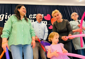 "Karnawał z Babcią i Dziadkiem" w grupie IX