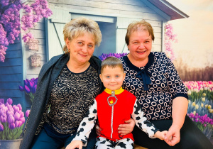 "Karnawał z Babcią i Dziadkiem" w grupie IX