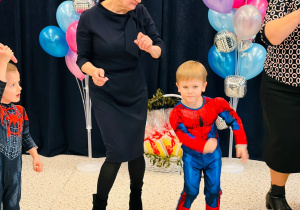 "Karnawał z Babcią i Dziadkiem" w grupie IX