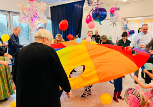 "Karnawał z Babcią i Dziadkiem" w grupie IX