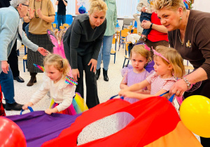 "Karnawał z Babcią i Dziadkiem" w grupie IX