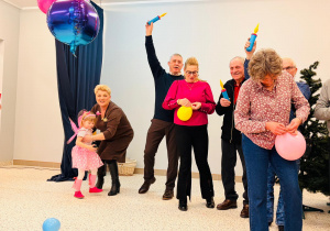 "Karnawał z Babcią i Dziadkiem" w grupie IX