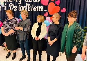 "Karnawał z Babcią i Dziadkiem" w grupie IX