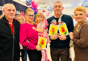 "Karnawał z Babcią i Dziadkiem" w grupie IX