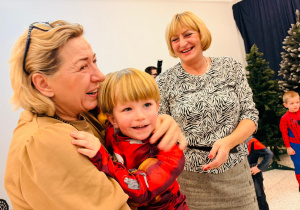 "Karnawał z Babcią i Dziadkiem" w grupie IX