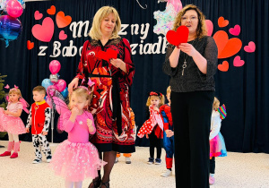 "Karnawał z Babcią i Dziadkiem" w grupie IX