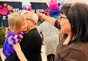 "Karnawał z Babcią i Dziadkiem" w grupie IX