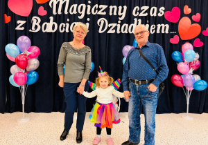 "Karnawał z Babcią i Dziadkiem" w grupie IX