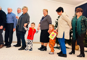 "Karnawał z Babcią i Dziadkiem" w grupie IX