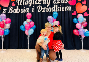 "Karnawał z Babcią i Dziadkiem" w grupie IX