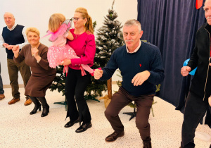 "Karnawał z Babcią i Dziadkiem" w grupie IX