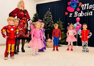 "Karnawał z Babcią i Dziadkiem" w grupie IX