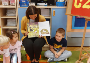 Projekt edukacyjno – czytelniczy ,,Lubimy czytać” pod hasłem ,,Książka przyjacielem dziecka” z udziałem rodziców w grupie V