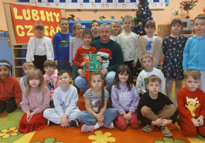 Projekt edukacyjno – czytelniczy ,,Lubimy czytać” pod hasłem ,,Książka przyjacielem dziecka” z udziałem rodziców w grupie V