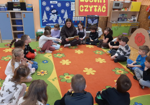 Projekt edukacyjno – czytelniczy ,,Lubimy czytać” pod hasłem ,,Książka przyjacielem dziecka” z udziałem rodziców w grupie V