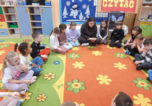 Projekt edukacyjno – czytelniczy ,,Lubimy czytać” pod hasłem ,,Książka przyjacielem dziecka” z udziałem rodziców w grupie V