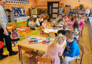 „Gdzie jest T.rex ?„– Kids Lab w grupie V