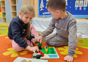 „Gdzie jest T.rex ?„– Kids Lab w grupie V