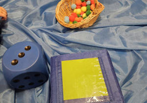 Odkrywamy zimę przez zabawę gr VII